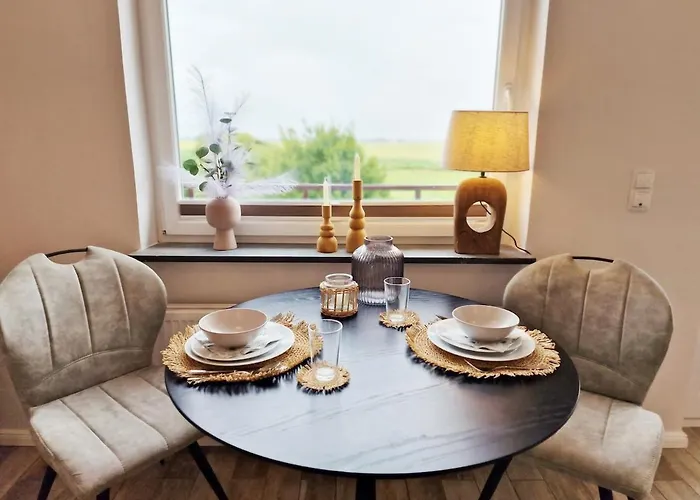 Moderne Mit Grossem Balkon Und Weitblick