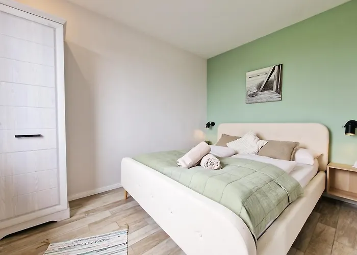 Moderne Mit Grossem Balkon Und Weitblick *